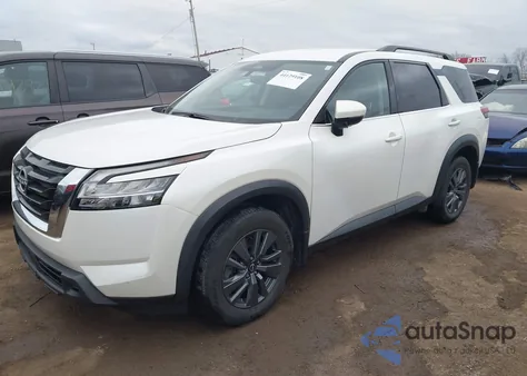 2022 Nissan Pathfinder Sv 4Wd z USA, uszkodzony, nr VIN 5N1DR3BC2NC266864